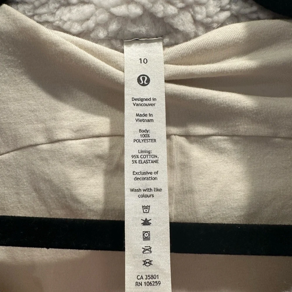Lululemon Cinchable  Fleece Zip-Up Jacket (Like New) Size 10 White Opal